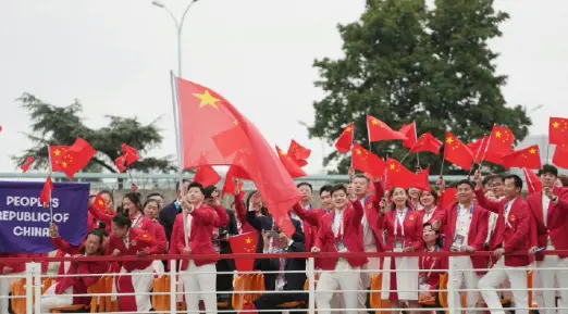 2024巴黎奥运会开幕式:荣耀绽放,见证体育盛典!